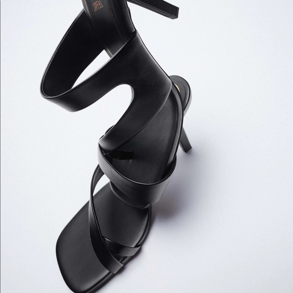 NWT ZARA Heeled Asymmetric Genuine Leather Heeled Sandals 10/41 Black - Picture 4 of 6